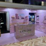 Lancôme sustainable exhibition stand in pink and gold, built with T3 modular system